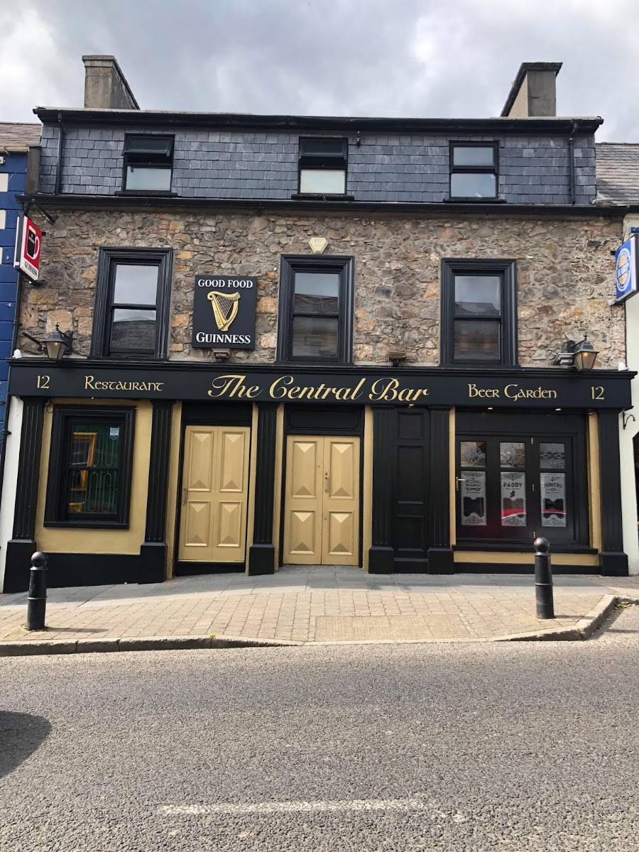The Central Bar, Ballycastle Photo 3